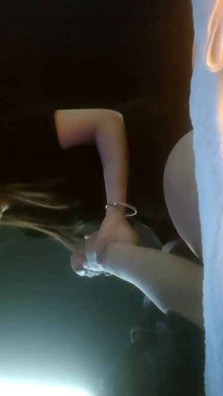 暗访足疗店凯迪拉克勾搭漂亮女技师摸奶打飞机吃鸡.